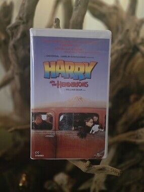 Harry and the Hendersons (1987) VHS - Cult Classic Rare Vtg Tape